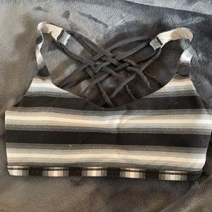 Free to be wild lululemon sports bra. Size 4.